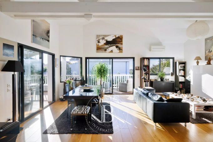 A vendre CHARMANTE MAISON 5 PIECES 127 M² APERCU MER BIDART
