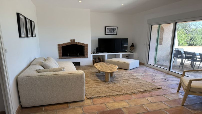 A louer MAISON  7 PIECES 200 M2 PIEDS DANS L'EAU LES ISSAMBRES