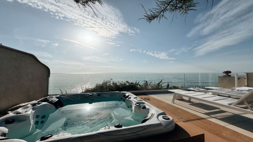 A louer MAISON  CONTEMPORAINE PIEDS DANS L'EAU LES ISSAMBRES