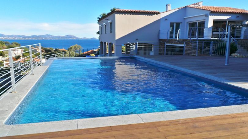 A louer MAISON  8 PIECES 250 M2 VUE MER LES ISSAMBRES