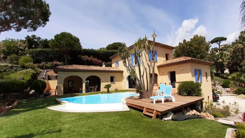 A louer MAISON  5 PIECES 230 M2 VUE MER SAINTE MAXIME