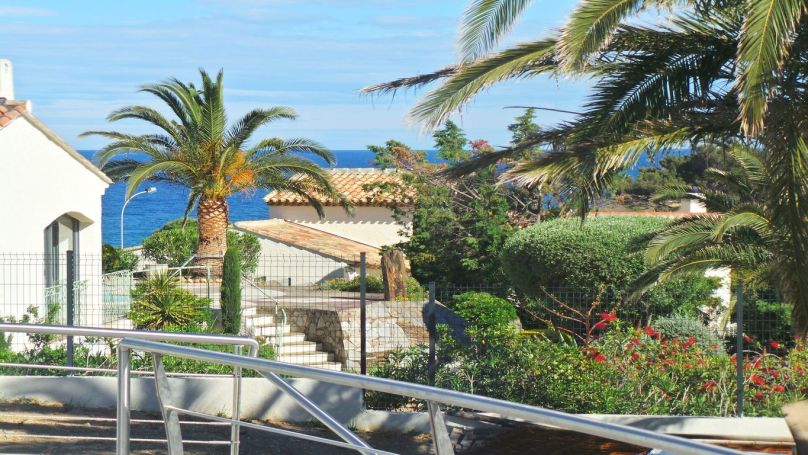 A louer MAISON  6 PIECES 140 M2 VUE MER LES ISSAMBRES