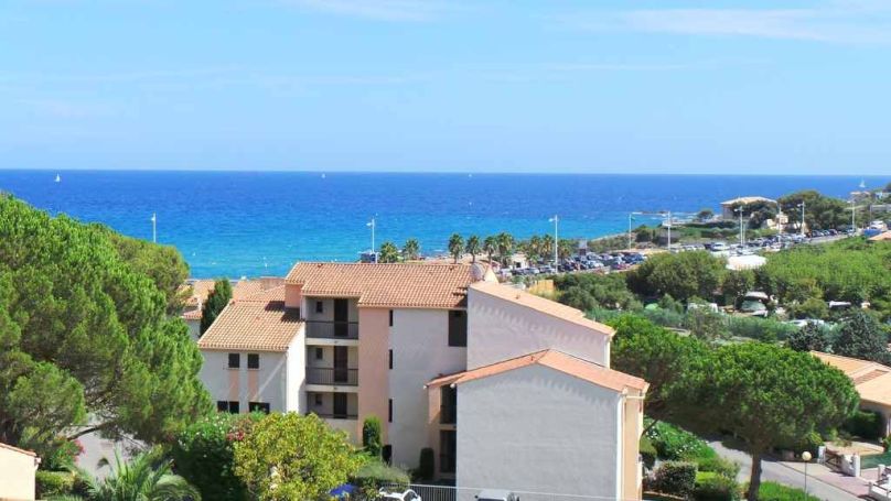 A louer APPARTEMENT T3 30 M2 TERRASSE BORD DE MER LES ISSAMBRES