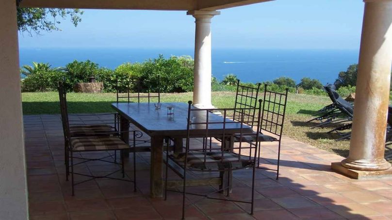A louer MAISON  5 PIECES 200 M2 BORD DE MER SAINTE MAXIME