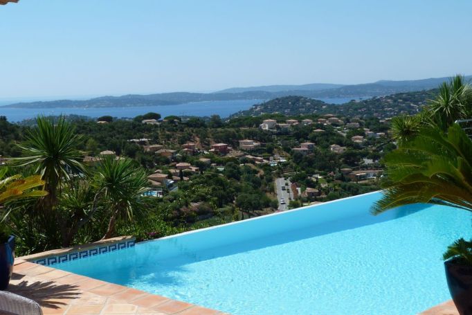 A vendre MAISON  6 PIECES 270 M2 VUE MER SAINTE MAXIME