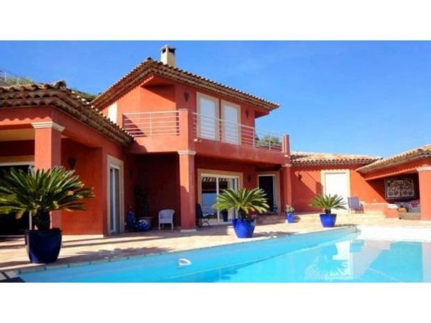 A vendre MAISON  6 PIECES 270 M2 VUE MER SAINTE MAXIME