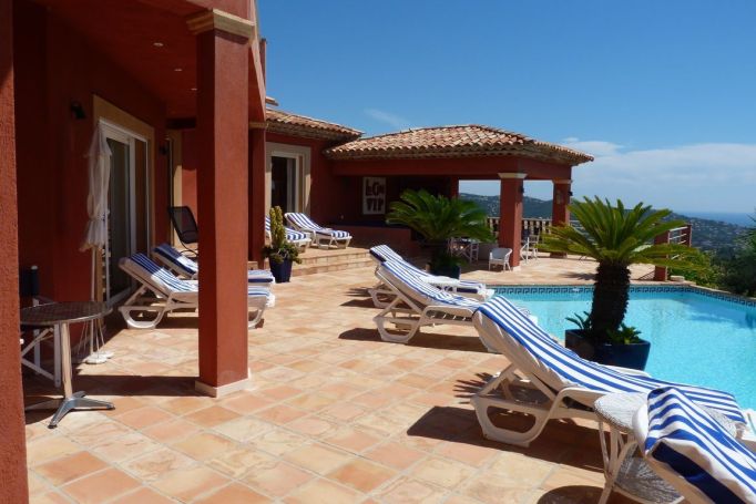 A vendre MAISON  6 PIECES 270 M2 VUE MER SAINTE MAXIME