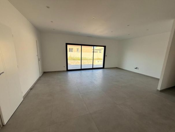 A louer MAISON  4 PIECES 104 M2  GINESTAS