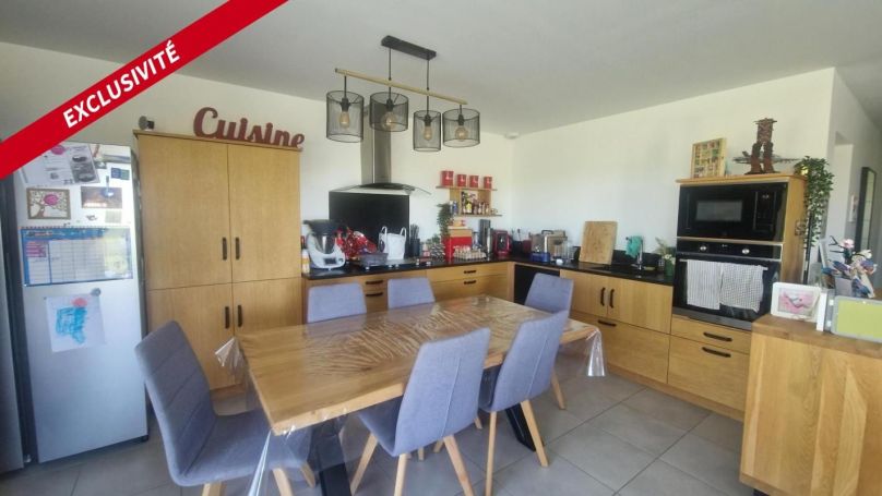 A vendre MAISON  4 PIECES 91 M2  SAINT HILAIRE DE VILLEFRANCH