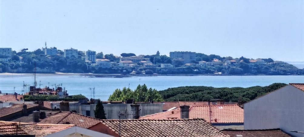 A louer APPARTEMENT T3 64 M2 BORD DE MER ROYAN