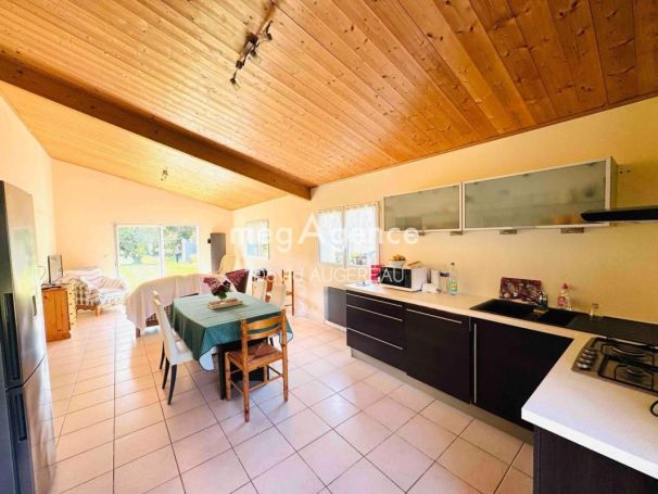 A vendre MAISON 3 PIECES 65 M² EN IMPASSE L Ile D Yeu