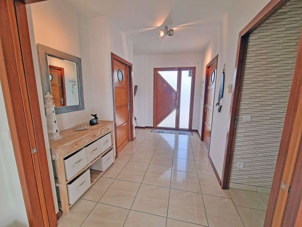 A vendre MAGNIFIQUE Maison 9 PIECES 234 M² bord de mer  Plouguerneau