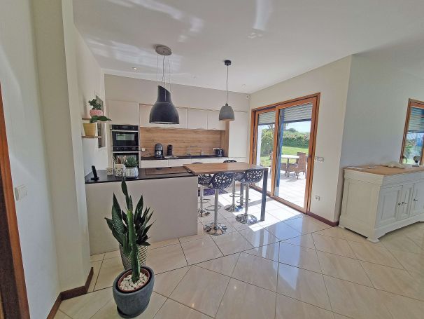 A vendre MAGNIFIQUE Maison 9 PIECES 234 M² bord de mer  Plouguerneau