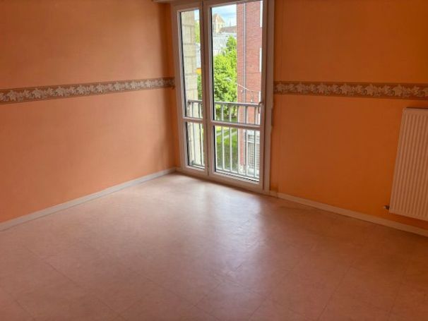 A louer APPARTEMENT T2 75 M2  LISIEUX