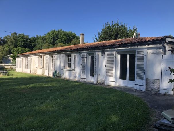 A louer LONGèRE  4 PIECES 154 M2  SAINT VIVIEN DE MEDOC