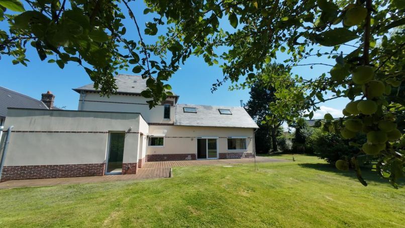 A vendre LONGèRE  8 PIECES 147 M2 BORD DE MER QUIBERVILLE