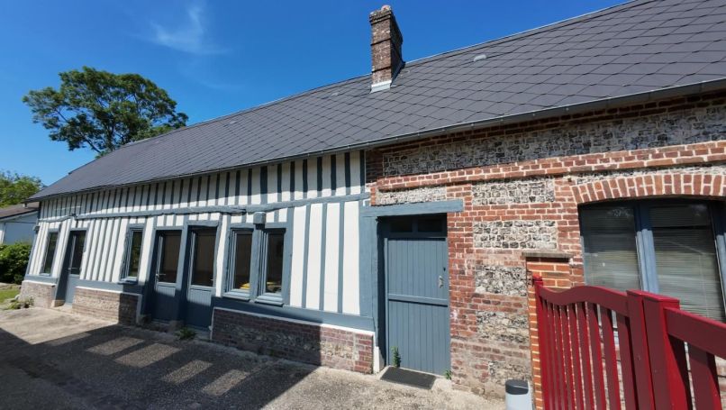 A vendre LONGèRE  8 PIECES 147 M2 BORD DE MER QUIBERVILLE