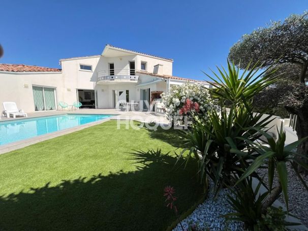 A louer MAISON  6 PIECES 206 M2  JUVIGNAC