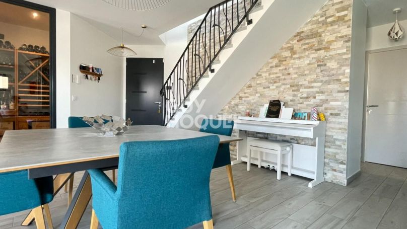 A louer MAISON  CONTEMPORAINE BORD DE MER MEZE