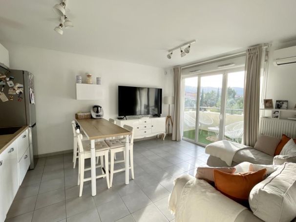 A louer APPARTEMENT T3 58 M2 TERRASSE BORD DE MER CHATEAUNEUF LES MARTIGUES