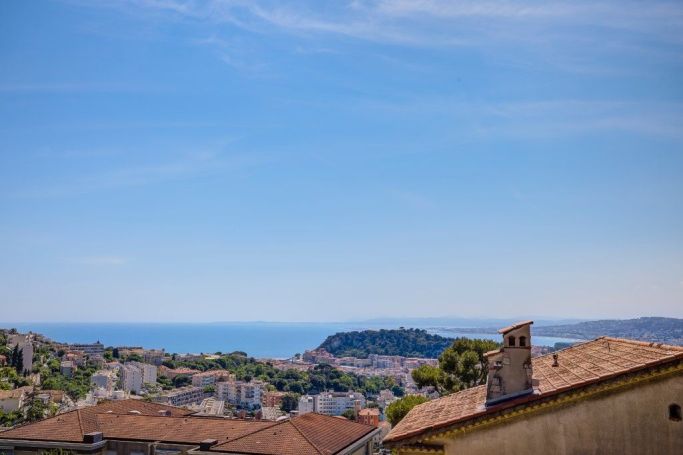 A louer APPARTEMENT T3 84 M2 TERRASSE BORD DE MER NICE