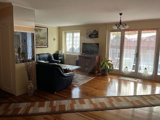 A louer APPARTEMENT T3 105 M2  DAX