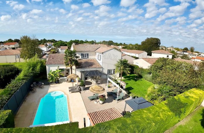 A louer MAISON  8 PIECES 216 M2 BORD DE MER LA TREMBLADE