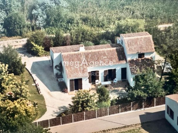 A louer MAISON  6 PIECES 134 M2 BORD DE MER SAINT TROJAN LES BAINS