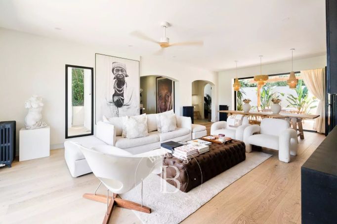 A vendre JOLIE MAISON DE VILLE 5 PIECES 147 M² PISCINE ANGLET
