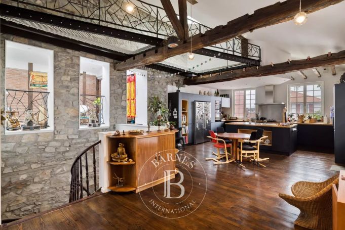 A vendre MAGNIFIQUE APPARTEMENT 8 PIECES 260 M² DUPLEX CIBOURE