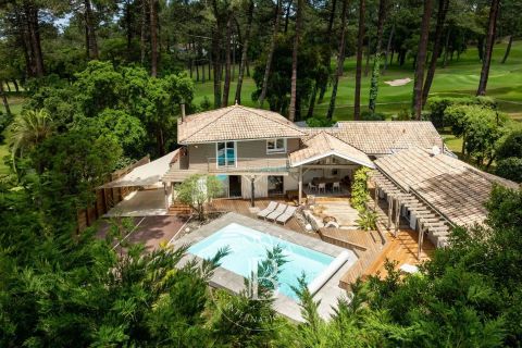A vendre ELEGANTE VILLA 7 pieces 230 m² SEIGNOSSE GOLF