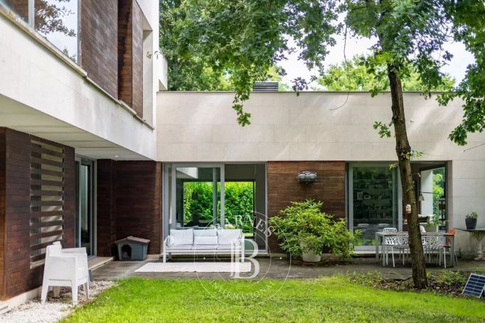 A vendre MAGNIFIQUE VILLA 330 M² LEGUTIANO  ESPAGNE