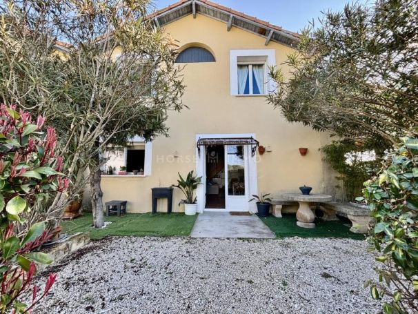 A vendre GîTE BORD DE MER AIGUES MORTES