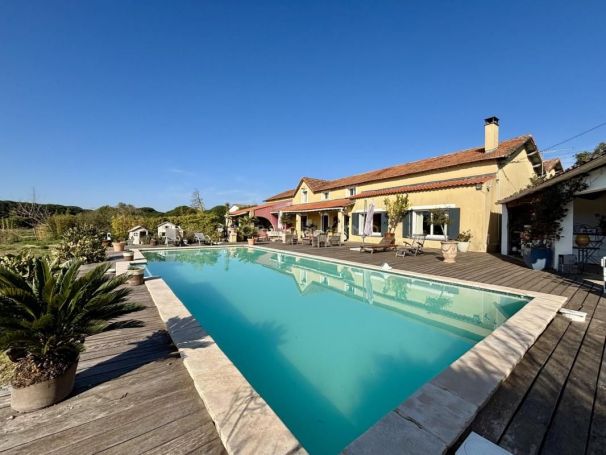 A vendre GîTE BORD DE MER AIGUES MORTES