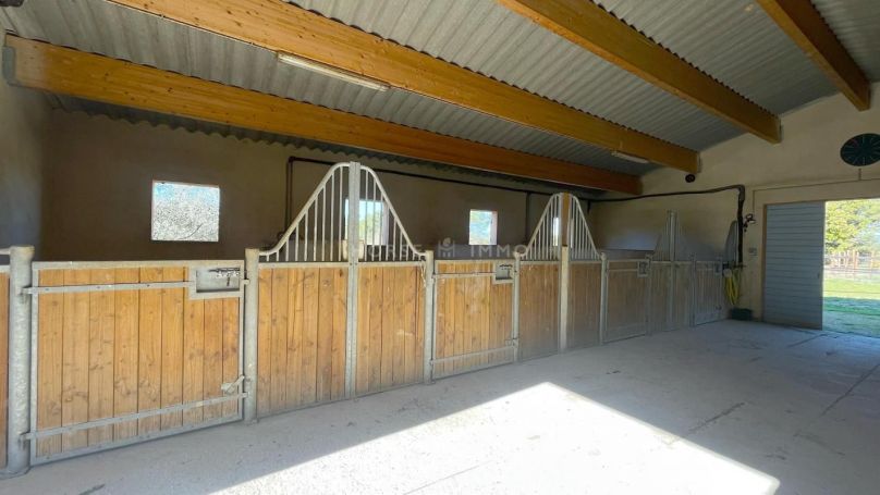 A louer MAISON  4 PIECES 120 M2  AIX EN PROVENCE