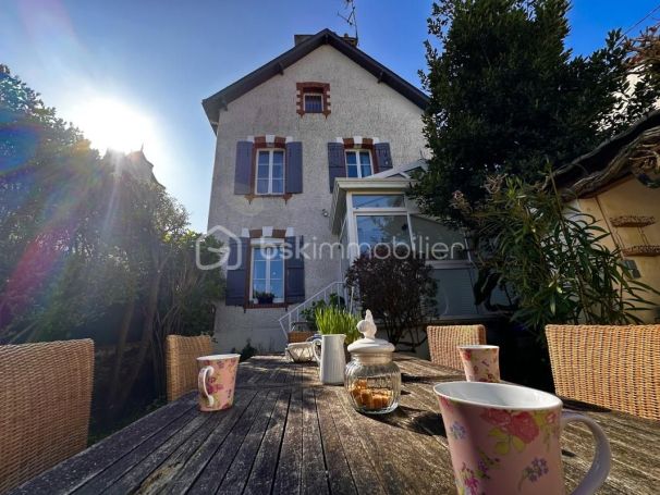 A louer MAISON  DE MAîTRE BORD DE MER PORNIC