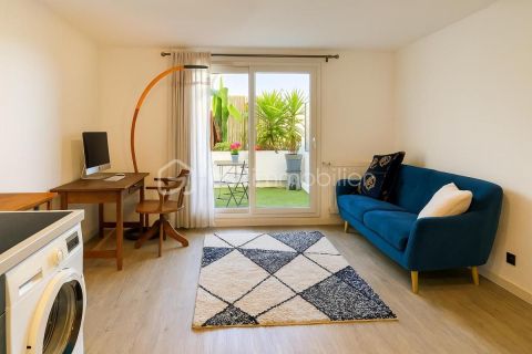 A louer APPARTEMENT T2 36 M2 TERRASSE BORD DE MER LA CIOTAT