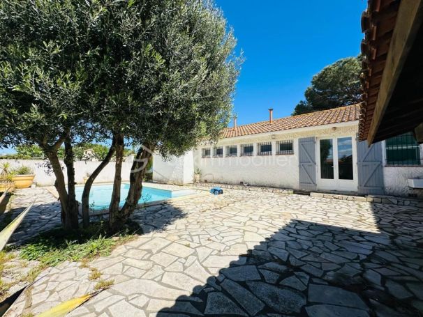 A louer MAISON  5 PIECES 145 M2  SAUVIAN