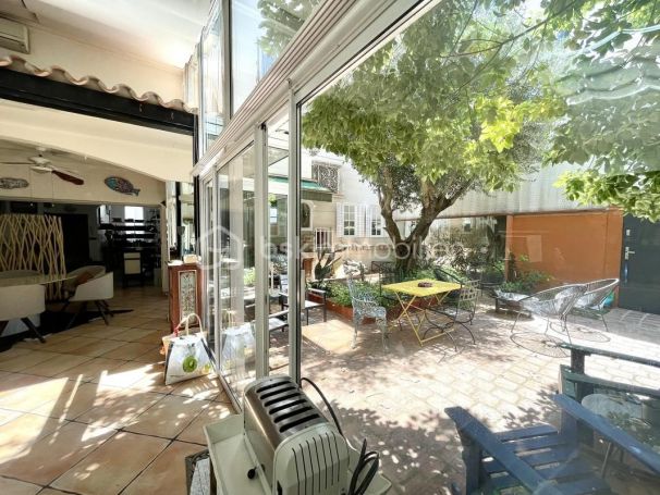 A louer APPARTEMENT T3 140 M2  PERPIGNAN