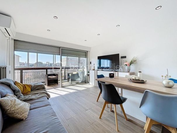 A louer APPARTEMENT T4 103 M2 BORD DE MER LE CANNET