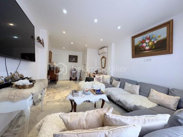 A vendre APPARTEMENT T3 62 M2 BORD DE MER SAINT LAURENT DU VAR