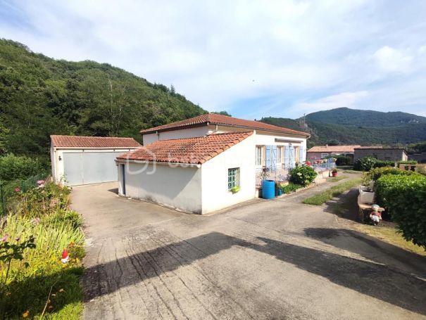 A louer MAISON  5 PIECES 102 M2  SAINT ETIENNE ESTRECHOUX