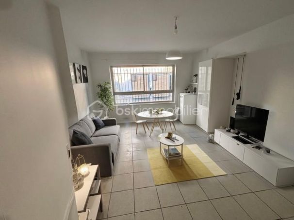 A louer STUDIO  23 M2  BORDEAUX