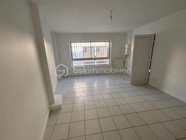 A louer STUDIO  23 M2  BORDEAUX