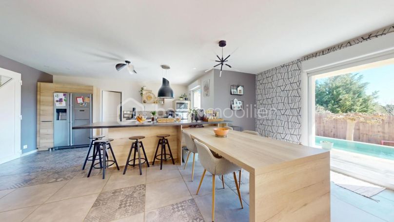 A louer MAISON  6 PIECES 155 M2  SAINT GERVAIS