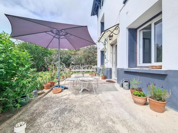 A louer MAISON  7 PIECES 175 M2  PRADES