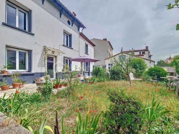 A louer MAISON  7 PIECES 175 M2  PRADES