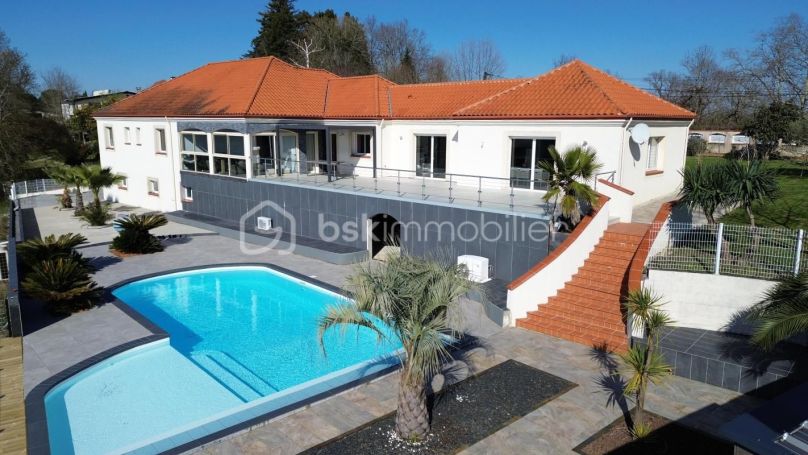 A louer MAISON  DE MAîTRE  PAU