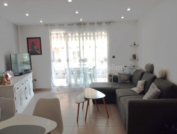 A louer APPARTEMENT T3 56 M2 TERRASSE BORD DE MER LA SEYNE SUR MER