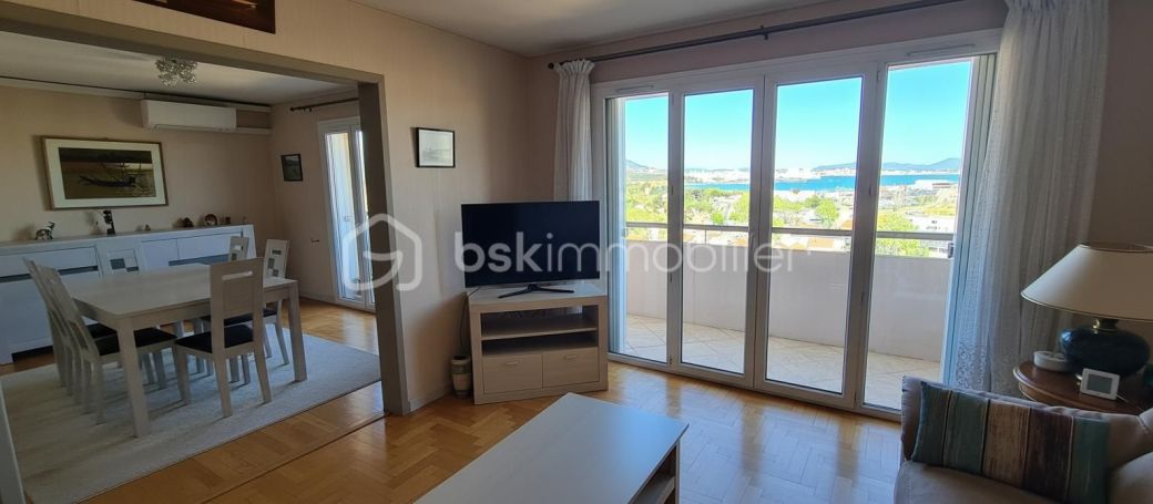A louer APPARTEMENT T5 100 M2 BORD DE MER LA SEYNE SUR MER